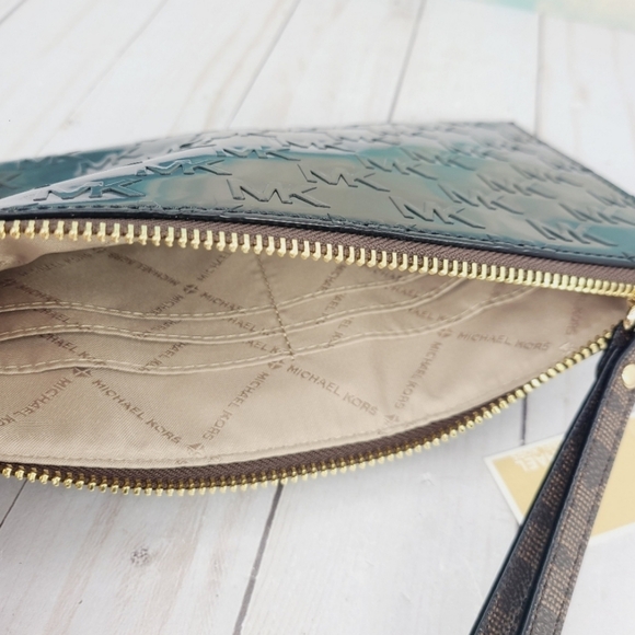 Michael Kors Large Zip Clutch Wristlet Black Patent Leather - Picture 9 of 12